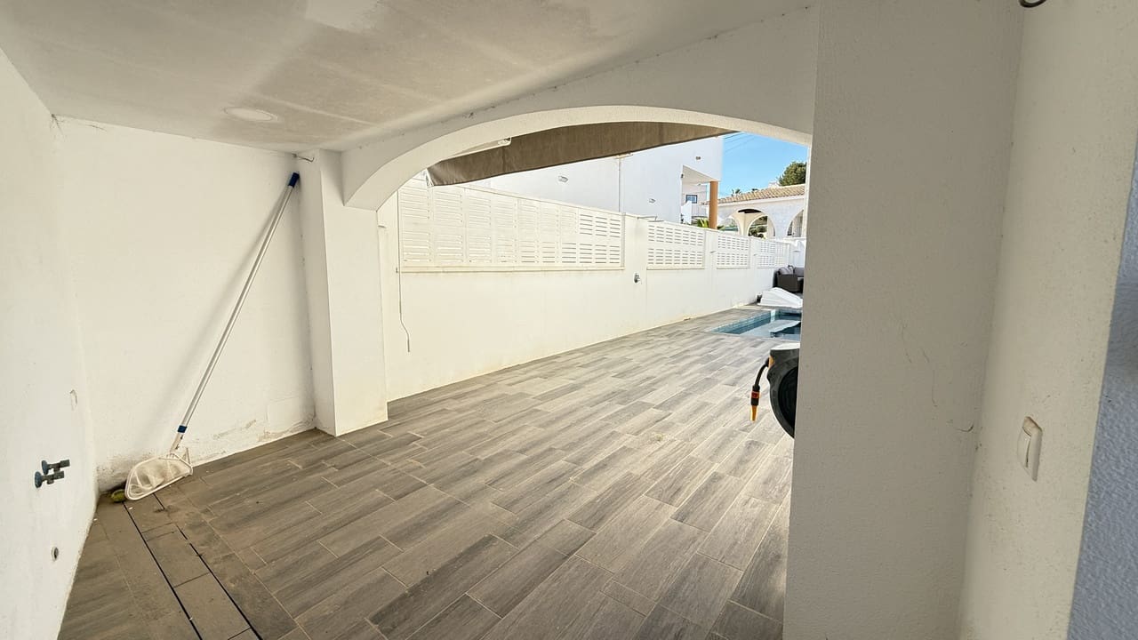 2 soveværelse Villa til salg i Villamartin med swimmingpool - € 249.950 (Ref: 9859642)