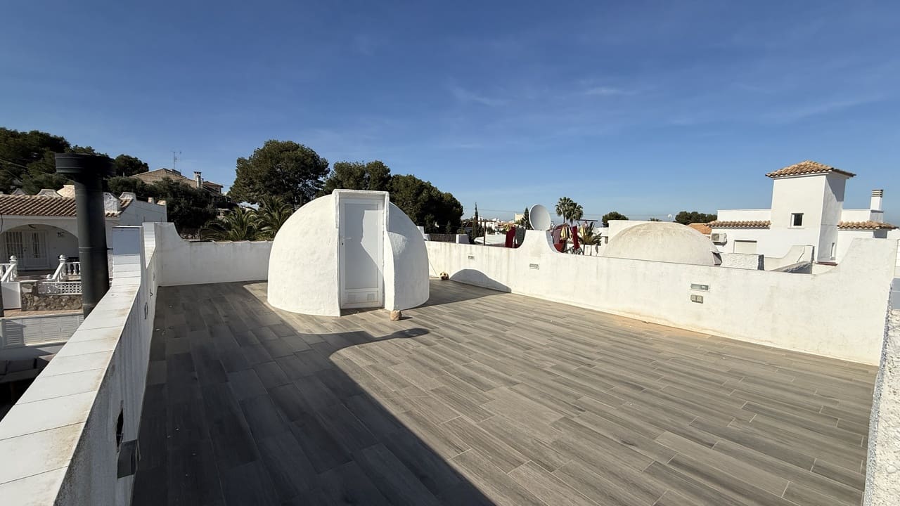 2 soveværelse Villa til salg i Villamartin med swimmingpool - € 249.950 (Ref: 9859642)