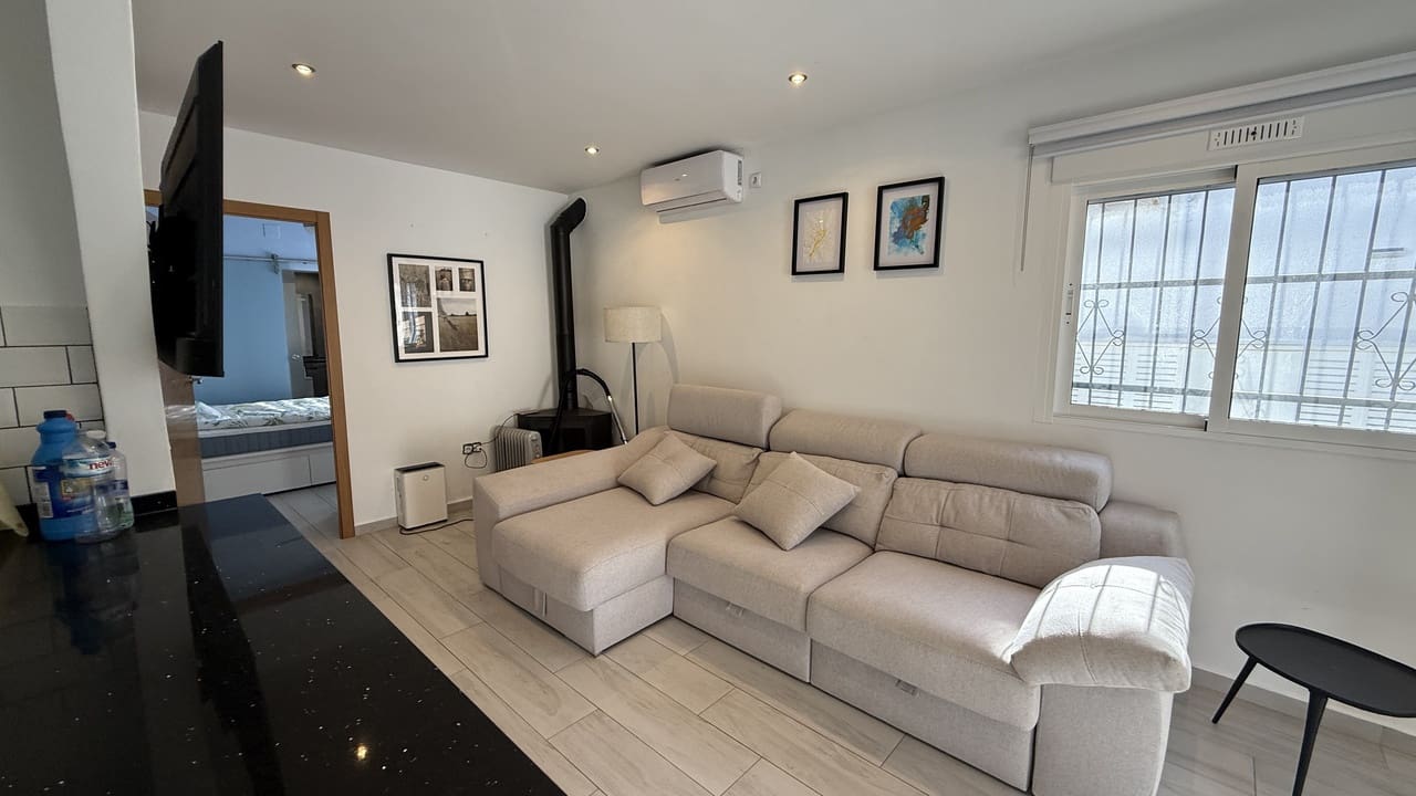 2 soveværelse Villa til salg i Villamartin med swimmingpool - € 249.950 (Ref: 9859642)