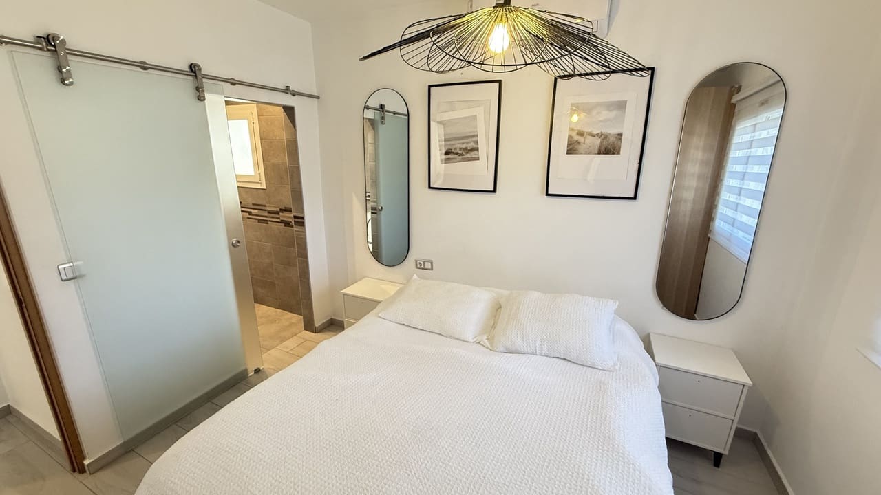 2 soveværelse Villa til salg i Villamartin med swimmingpool - € 249.950 (Ref: 9859642)