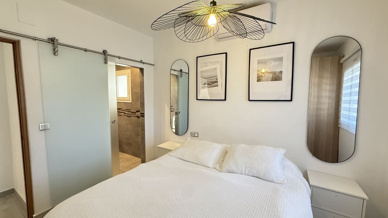 2 soveværelse Villa til salg i Villamartin med swimmingpool - € 249.950 (Ref: 9859642)