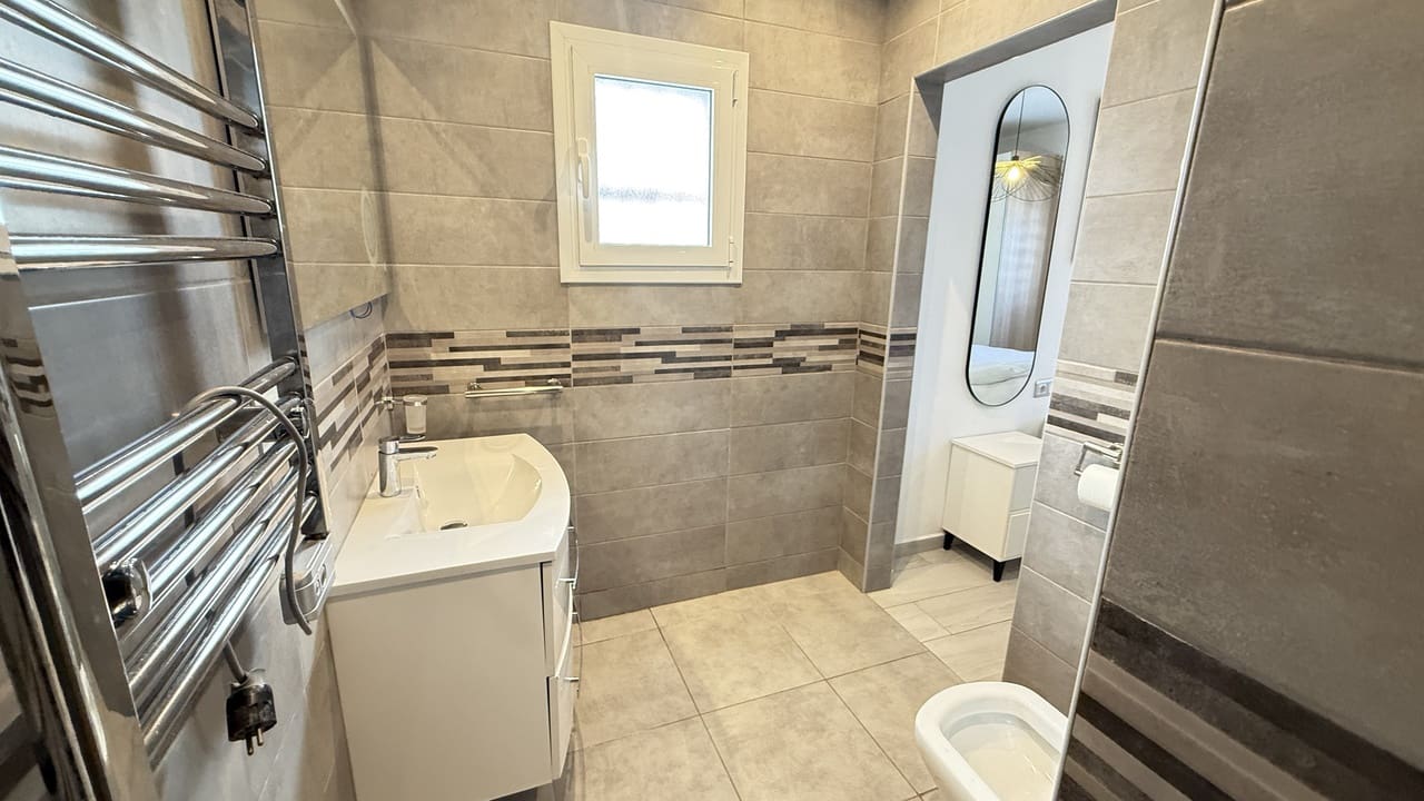 2 soveværelse Villa til salg i Villamartin med swimmingpool - € 249.950 (Ref: 9859642)