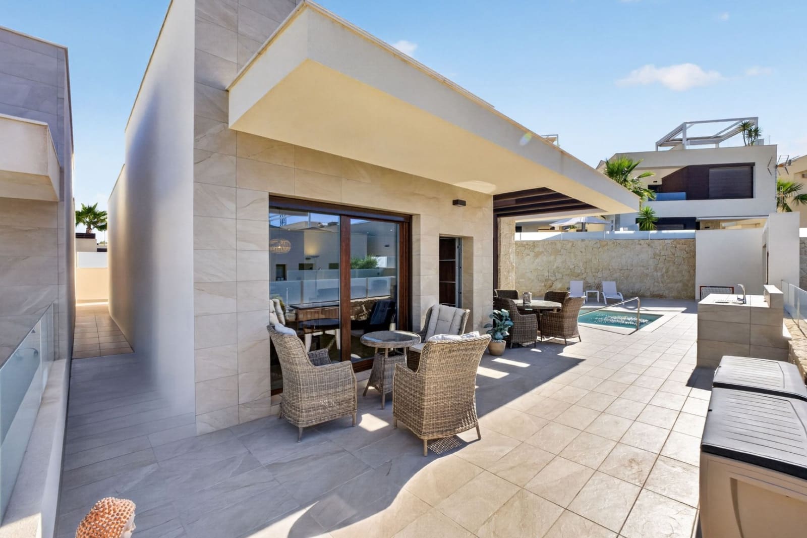 3 bedroom Villa for sale in Ciudad Quesada with pool garage - € 469,000 (Ref: 9866485)