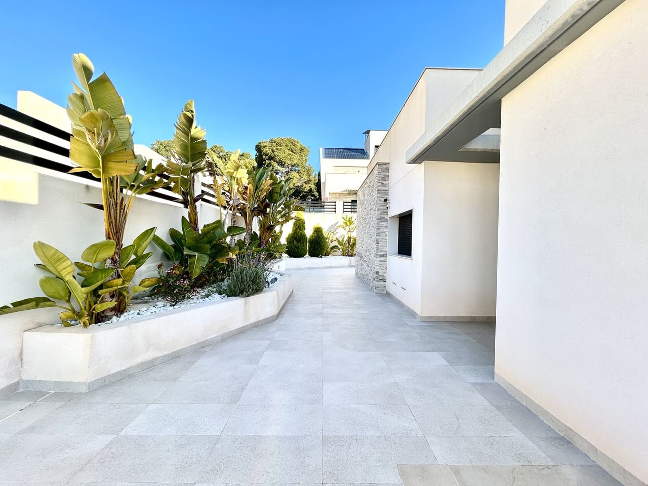 5 bedroom Villa for sale in Los Balcones with pool garage - € 849,950 (Ref: 9866488)