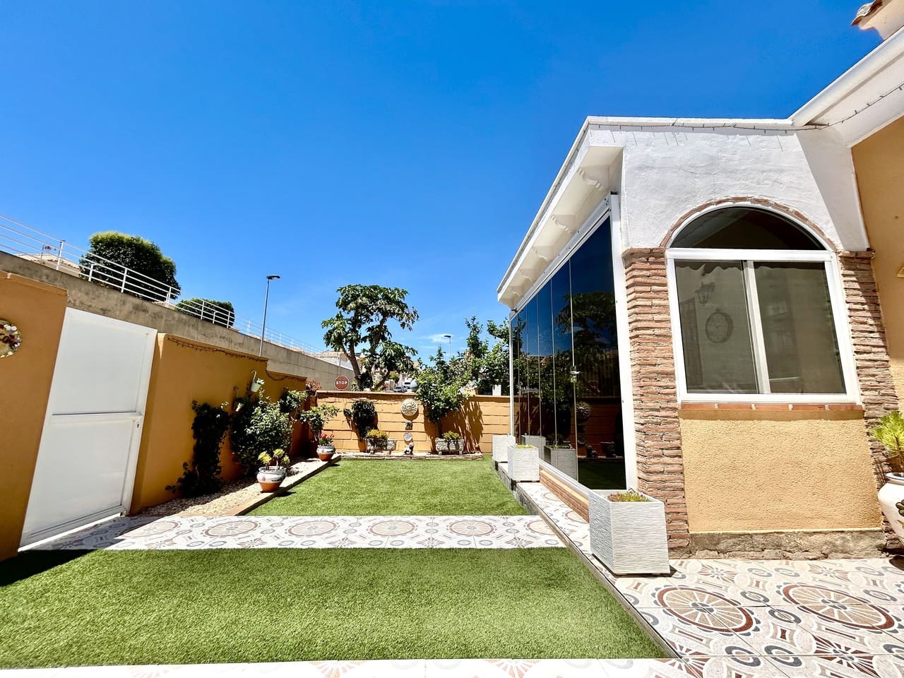 3 bedroom Villa for sale in Los Balcones with pool garage - € 265,950 (Ref: 9866490)