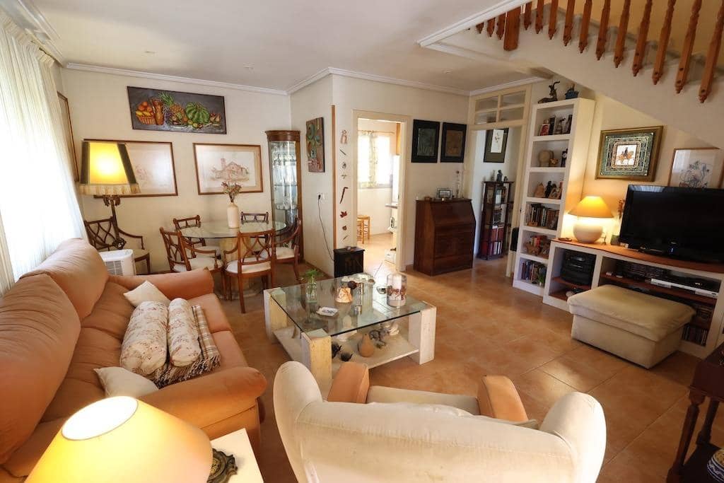 3 bedroom Villa for sale in Los Balcones with pool garage - € 264,900 (Ref: 9868178)