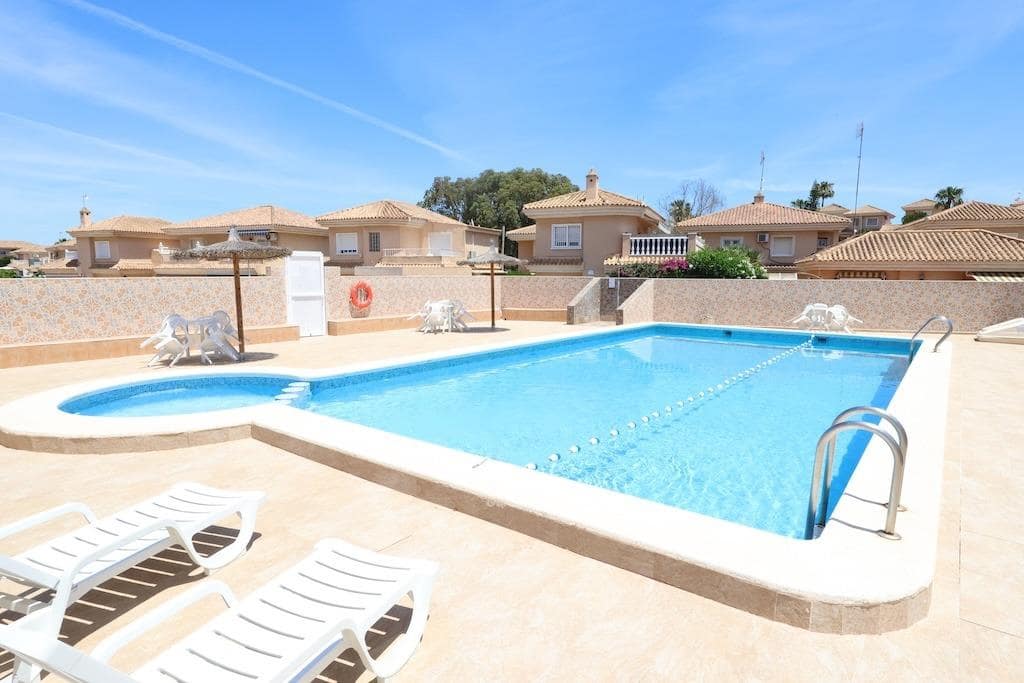 3 bedroom Villa for sale in Los Balcones with pool garage - € 264,900 (Ref: 9868178)
