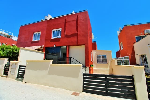 3 soverom Hus til salgs i Villamartin, Orihuela med svømmebasseng - € 288 000 (Ref: 9873193)