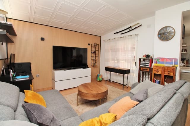 3 soverom Hus til salgs i Villamartin, Orihuela med svømmebasseng - € 288 000 (Ref: 9873193)