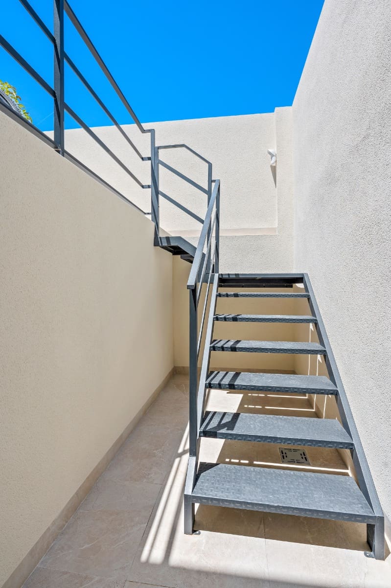 3 soveværelse Villa til salg i Daya Nueva med swimmingpool - € 399.900 (Ref: 9873198)