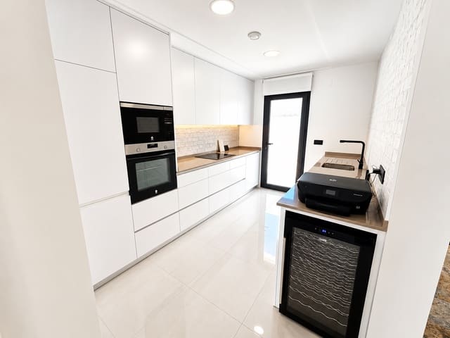 3 soveværelse Villa til salg i La Marina, Elche / Elx med swimmingpool - € 395.000 (Ref: 9877147)