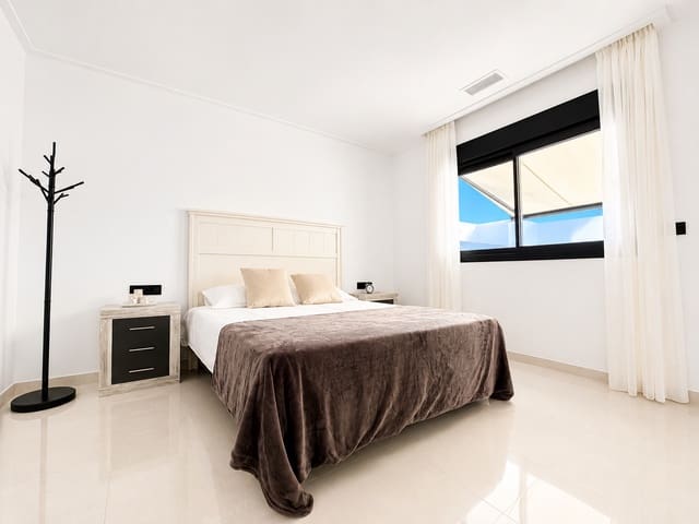 3 soveværelse Villa til salg i La Marina, Elche / Elx med swimmingpool - € 395.000 (Ref: 9877147)