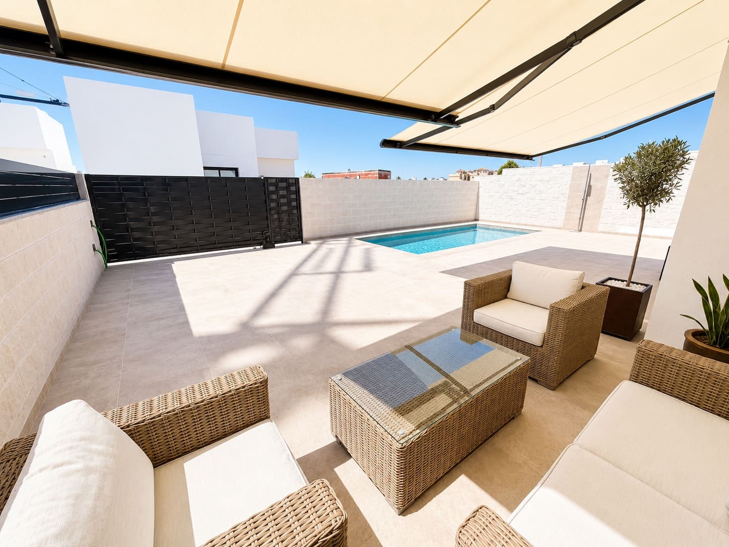 3 chambre Villa/Maison à vendre à La Marina avec piscine - 395 000 € (Ref: 9877147)