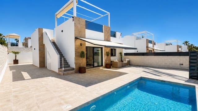3 soveværelse Villa til salg i La Marina, Elche / Elx med swimmingpool - € 395.000 (Ref: 9877147)