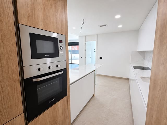 3 sypialnia Willa na sprzedaż w Benijófar z basenem garażem - 465 000 € (Ref: 9877262)