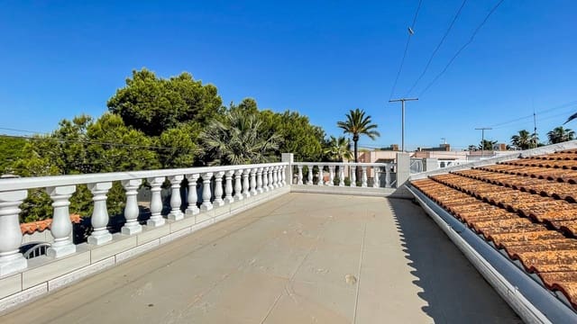 2 soverom Hus til salgs i La Siesta, Torrevieja med garasje - € 139 900 (Ref: 9877903)