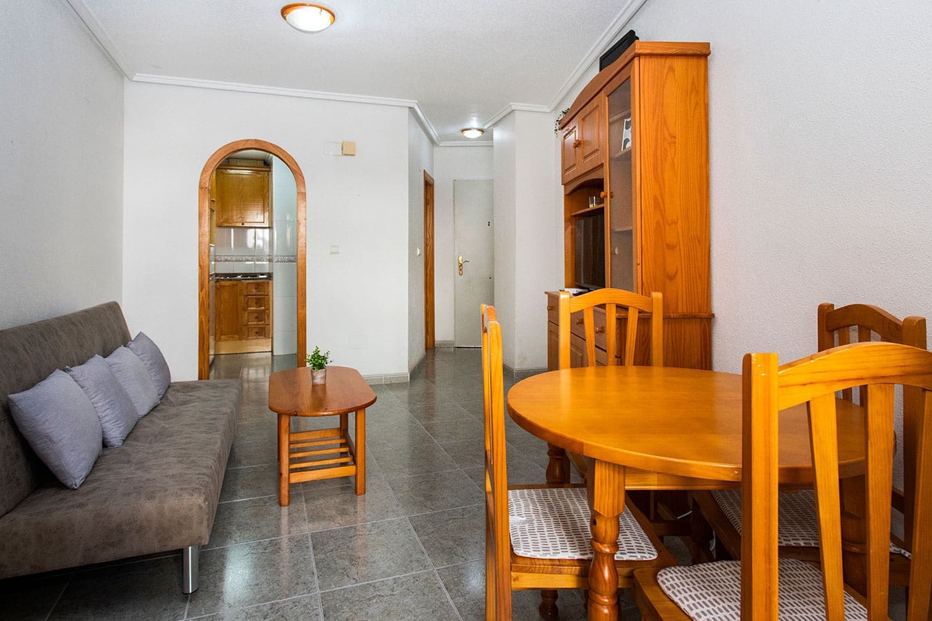 1 bedroom Studio for sale in Torrevieja with pool - € 88,000 (Ref: 9877917)