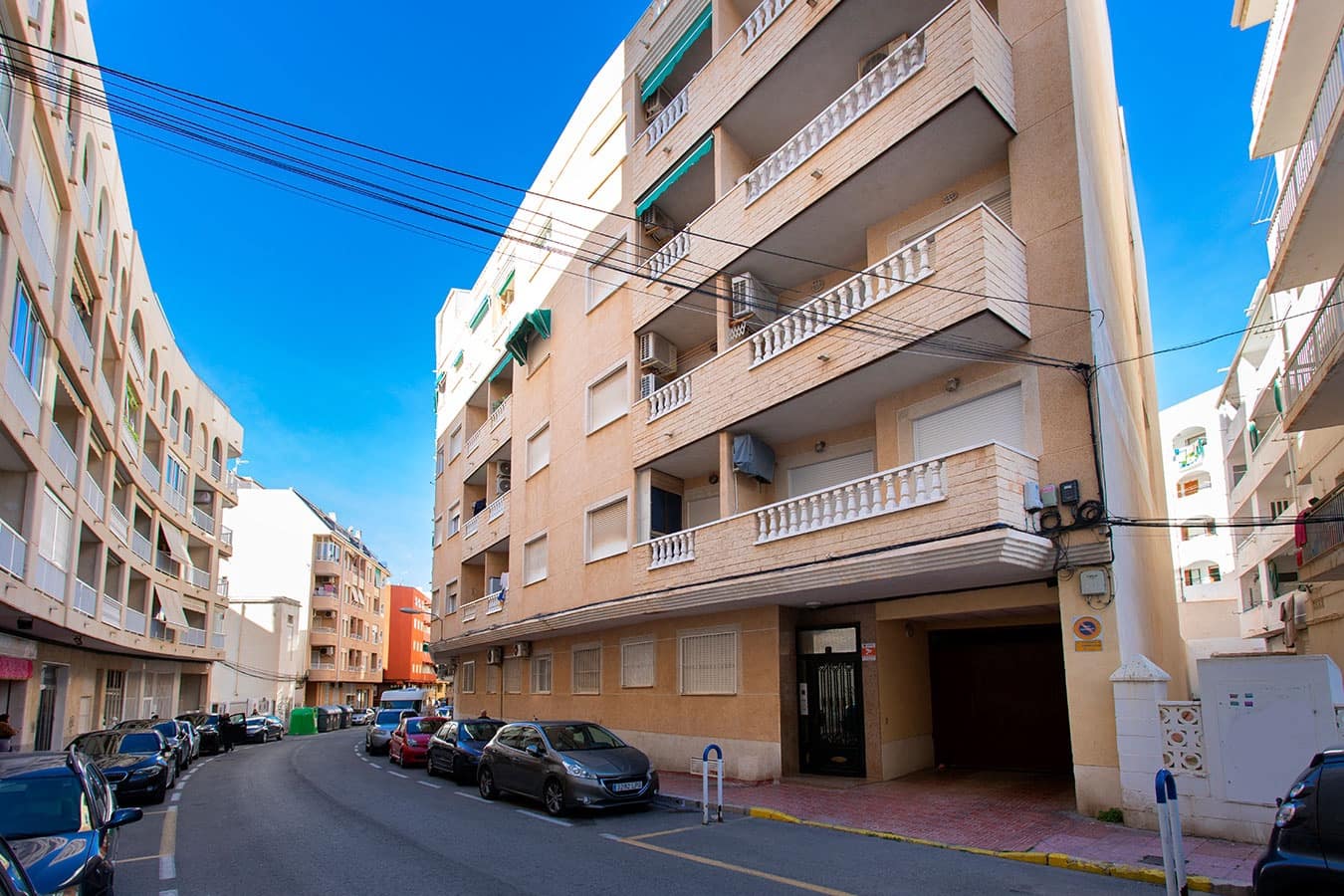 1 bedroom Studio for sale in Torrevieja with pool - € 88,000 (Ref: 9877917)