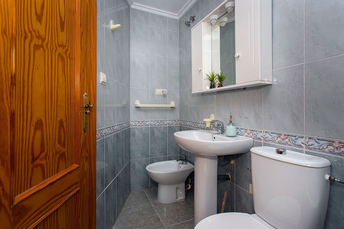 1 bedroom Studio for sale in Torrevieja with pool - € 88,000 (Ref: 9877917)