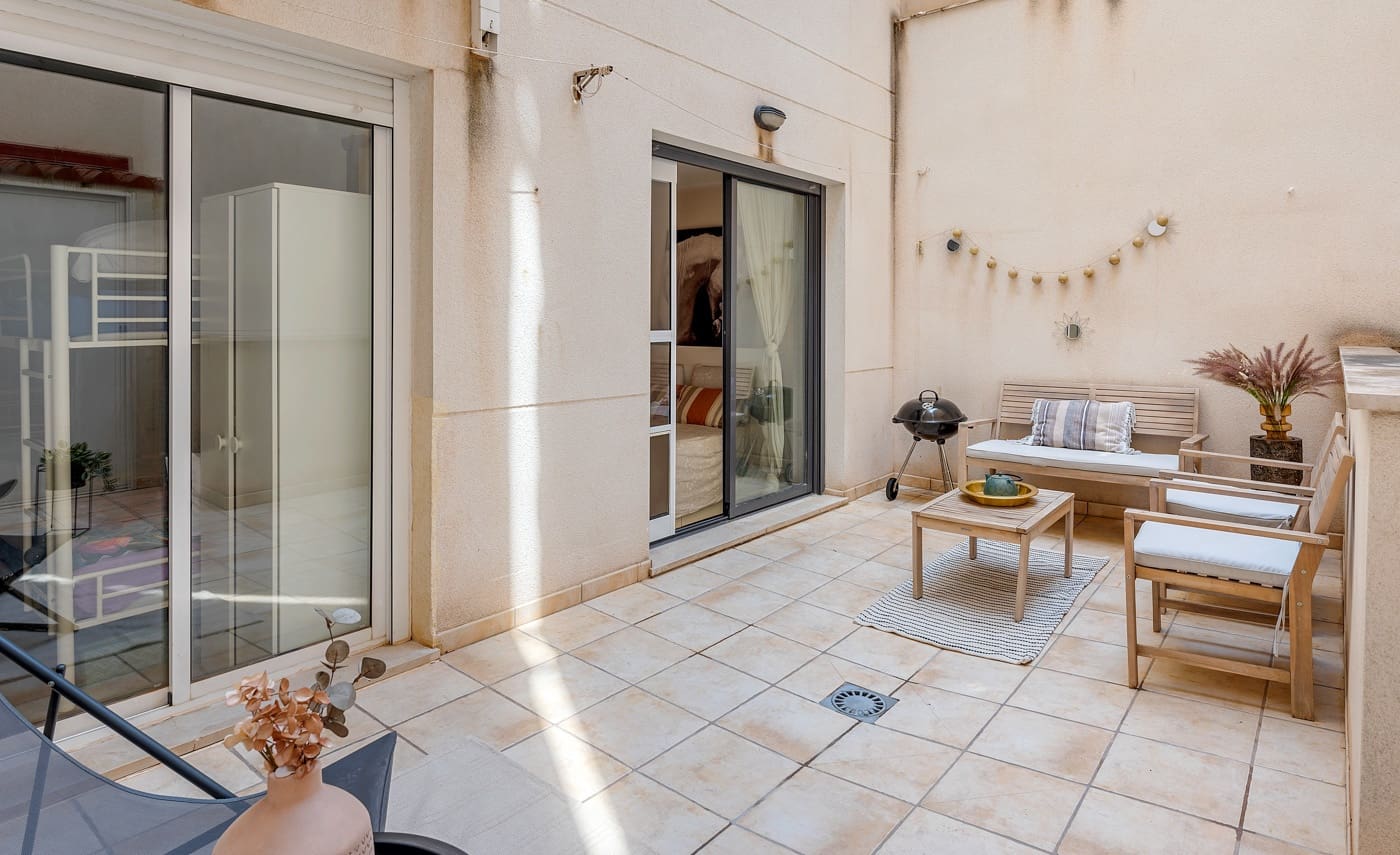 2 makuuhuone Huoneisto myytävänä paikassa Alicante kaupunki - 225 000 € (Ref: 9880583)