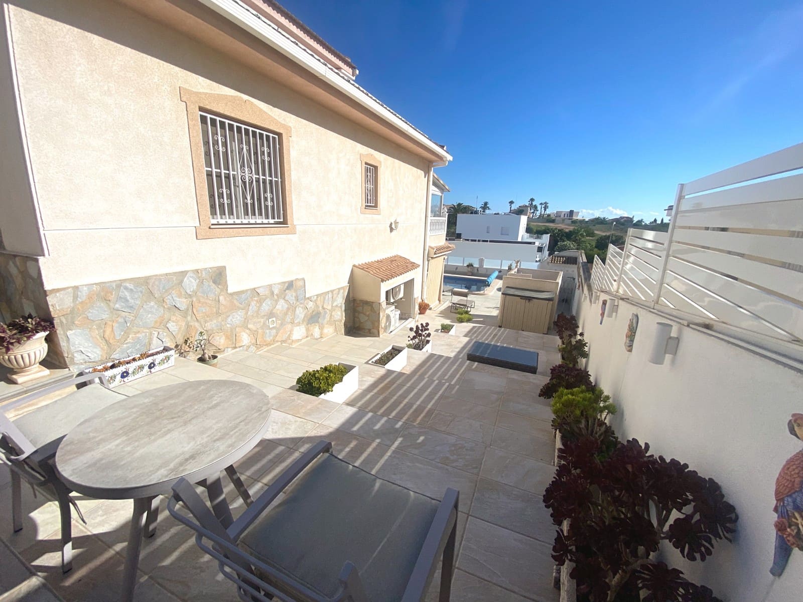 3 bedroom Villa for sale in Ciudad Quesada with pool garage - € 495,000 (Ref: 9889738)