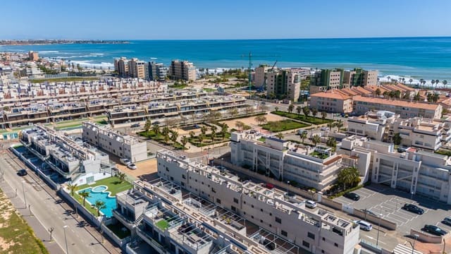 2 soveværelse Byhus til salg i Mil Palmeras, Pilar de la Horadada med swimmingpool - € 290.000 (Ref: 9889746)