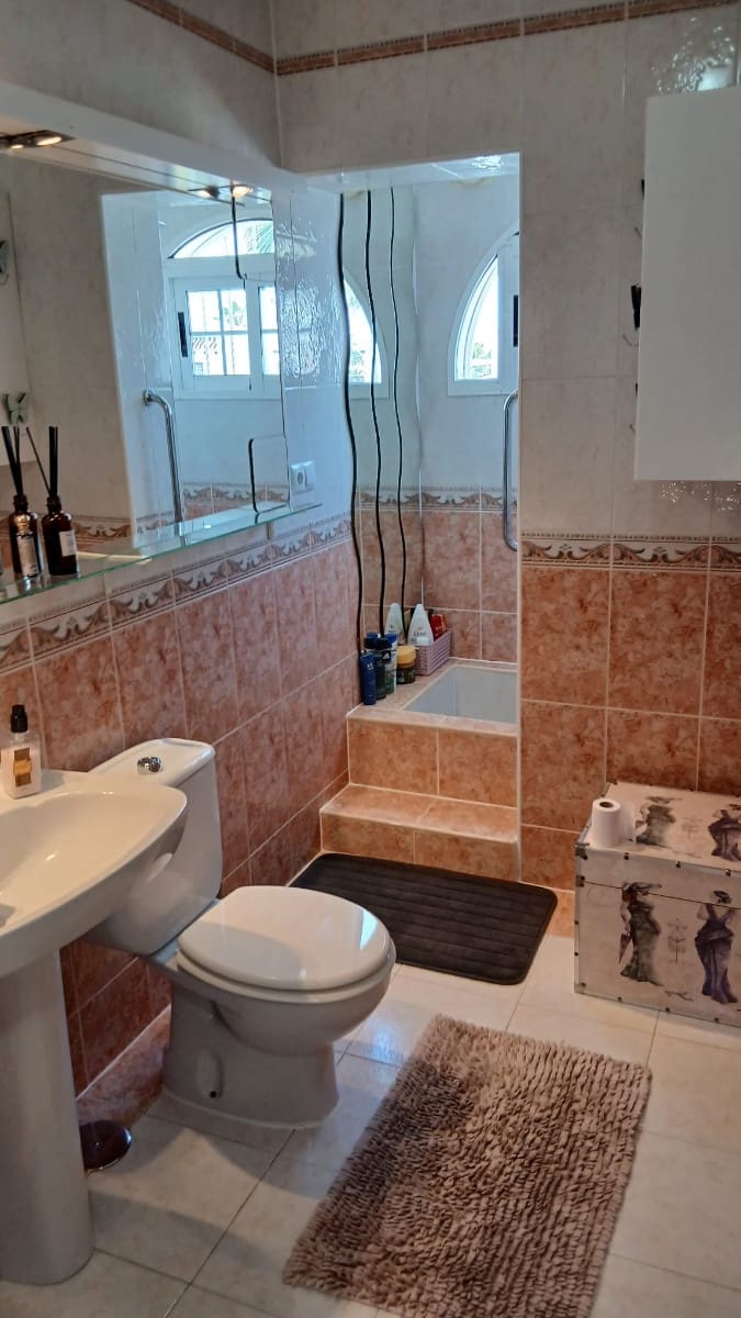 2 slaapkamer Huis te koop in Orihuela Costa met zwembad - € 219.950 (Ref: 9898868)