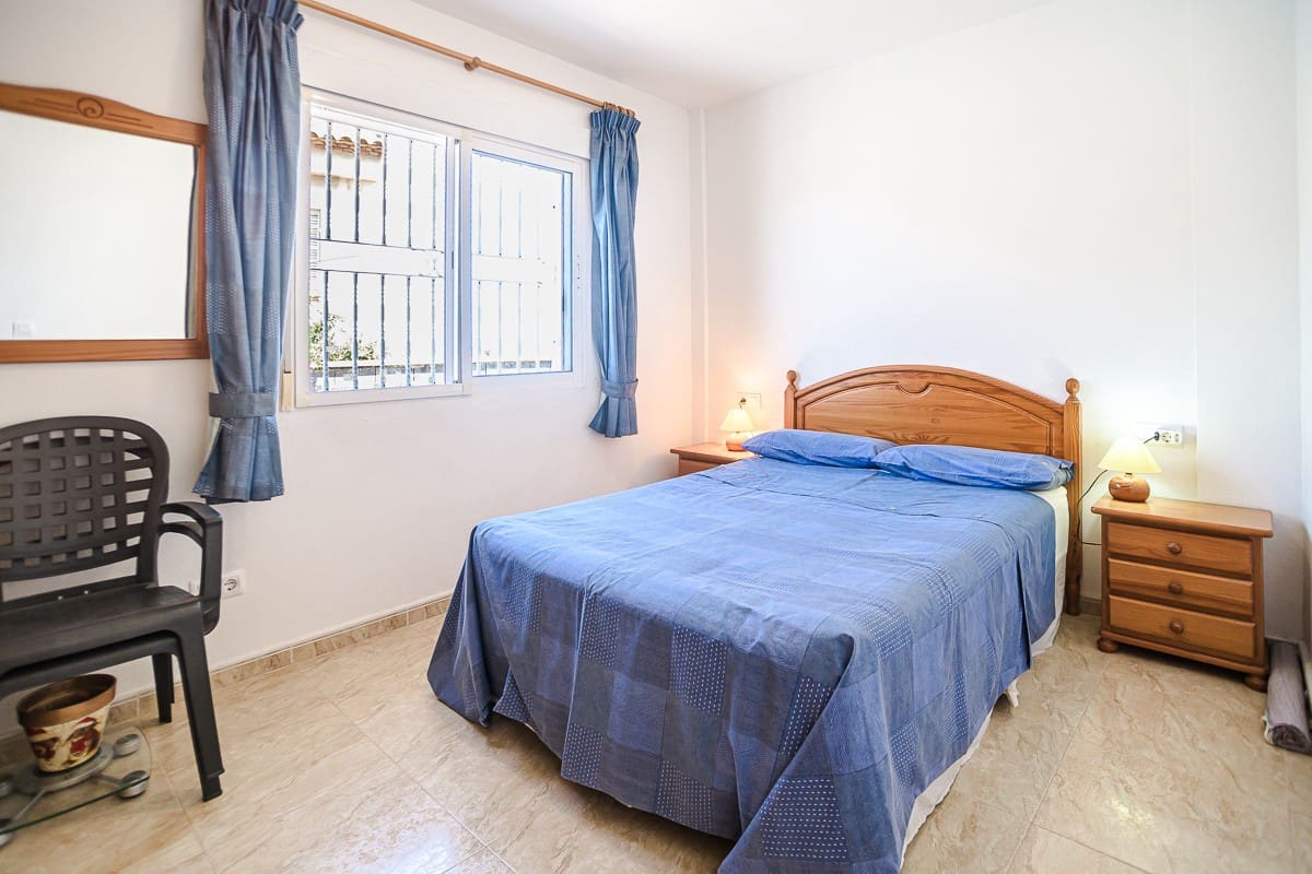 2 quarto Casa em Banda para venda em El Carmoli com piscina - 147 500 € (Ref: 9898872)