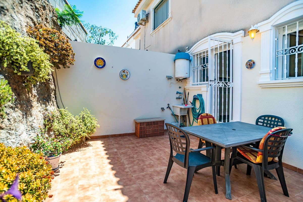 2 quarto Casa em Banda para venda em El Carmoli com piscina - 147 500 € (Ref: 9898872)