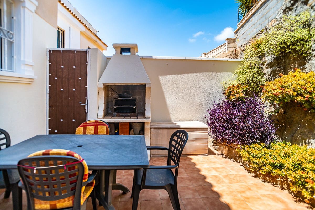 2 quarto Casa em Banda para venda em El Carmoli com piscina - 147 500 € (Ref: 9898872)