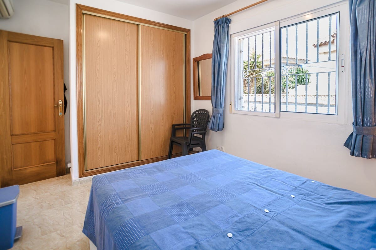 2 quarto Casa em Banda para venda em El Carmoli com piscina - 147 500 € (Ref: 9898872)