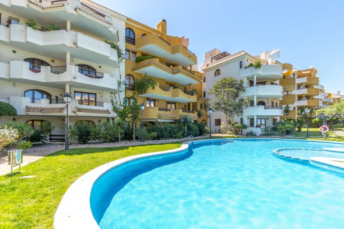 2 bedroom Penthouse for sale in Punta Prima with pool garage - € 299,900 (Ref: 9904031)