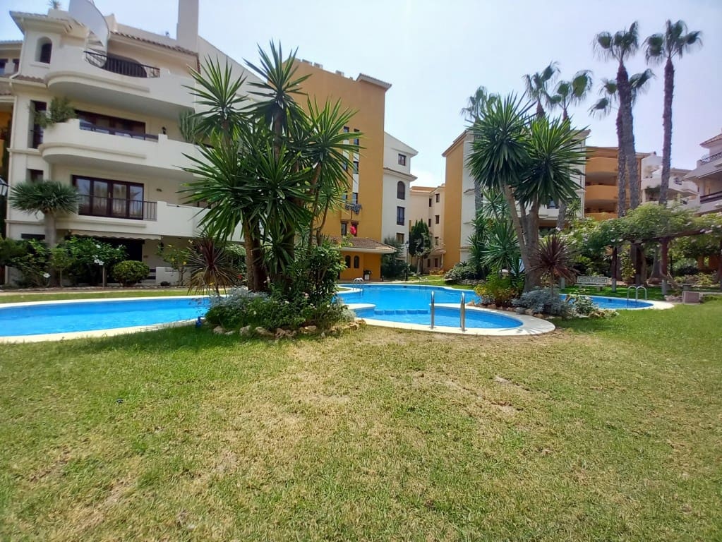 2 bedroom Penthouse for sale in Punta Prima with pool garage - € 299,900 (Ref: 9904031)