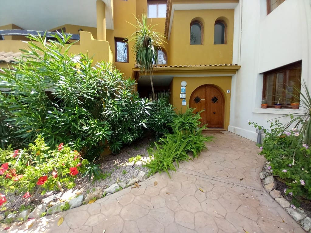 2 bedroom Penthouse for sale in Punta Prima with pool garage - € 299,900 (Ref: 9904031)