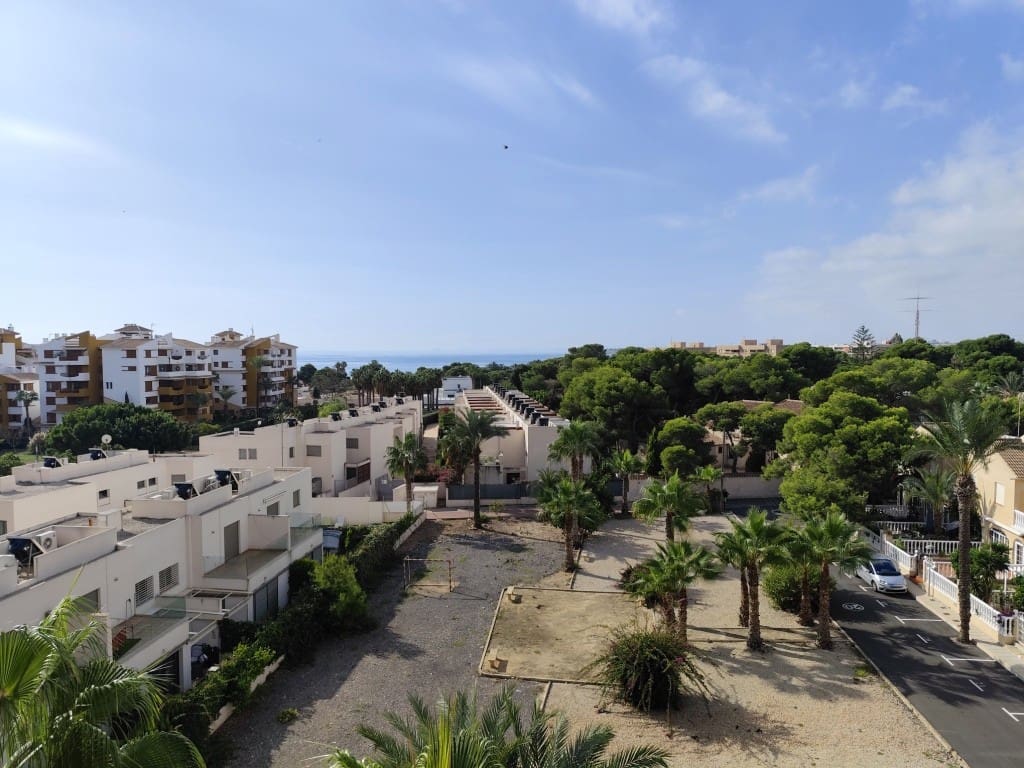 2 bedroom Penthouse for sale in Punta Prima with pool garage - € 299,900 (Ref: 9904031)