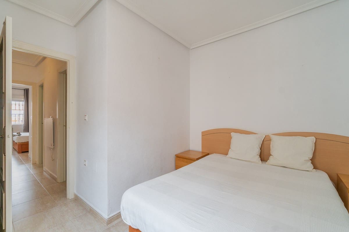 Ático de 2 habitaciones en Orihuela Costa en venta con piscina - 150.000 € (Ref: 9915230)