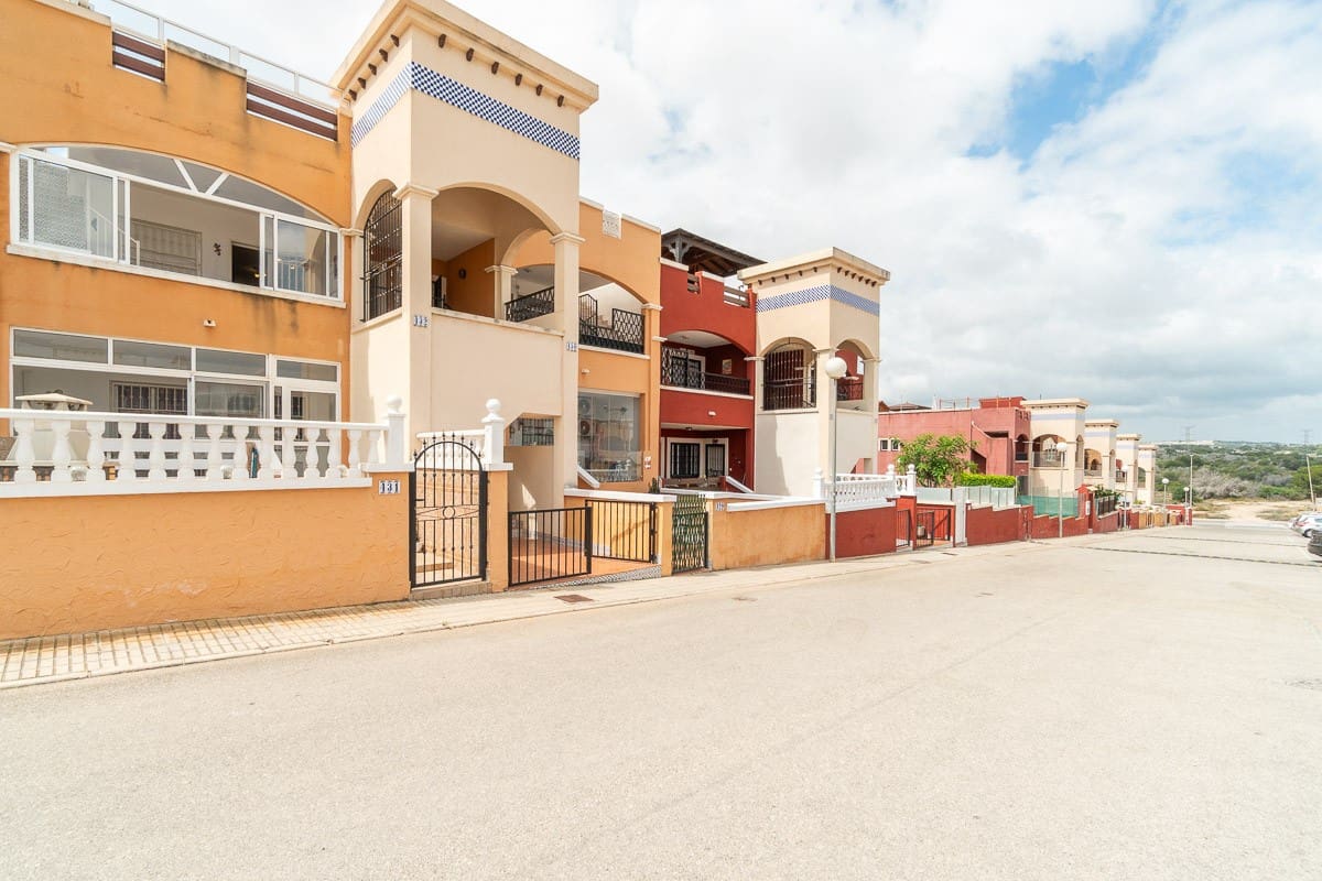 Ático de 2 habitaciones en Orihuela Costa en venta con piscina - 150.000 € (Ref: 9915230)