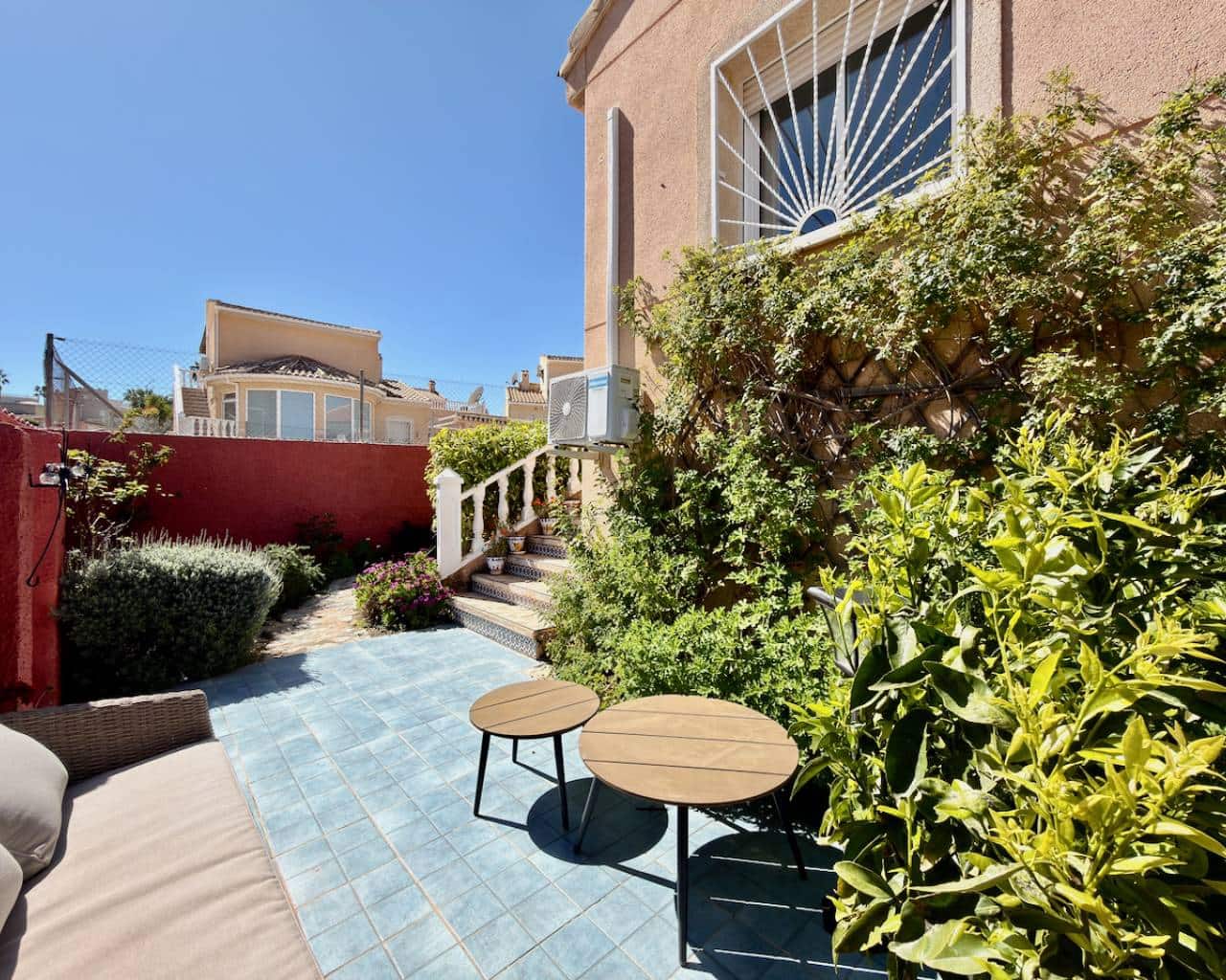 Chalet de 2 habitaciones en Ciudad Quesada en venta con piscina garaje - 235.000 € (Ref: 9915244)