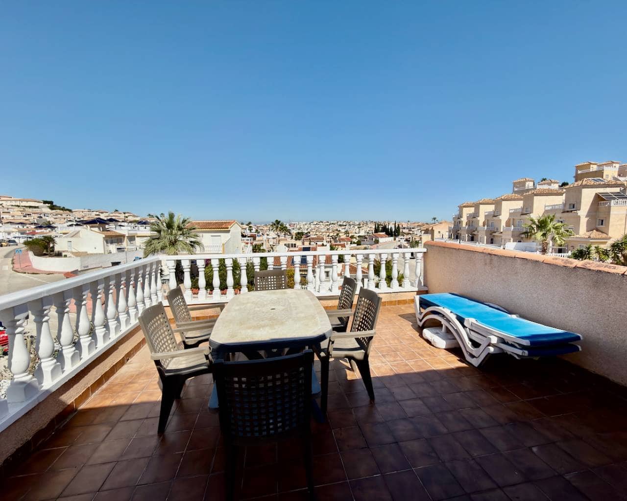 Chalet de 2 habitaciones en Ciudad Quesada en venta con piscina garaje - 235.000 € (Ref: 9915244)