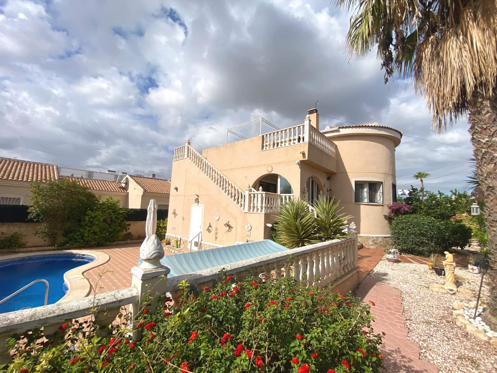 3 bedroom Villa for sale in Ciudad Quesada with pool - € 390,000 (Ref: 9915247)