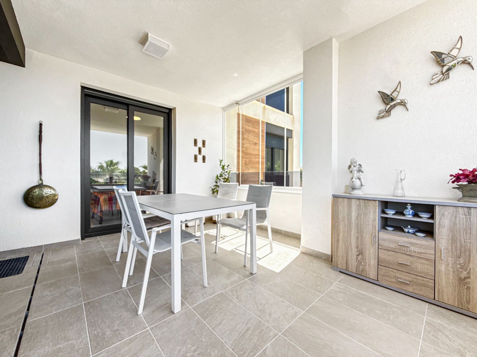 2 soverom Leilighet til salgs i Los Altos med svømmebasseng garasje - € 259 000 (Ref: 9915367)