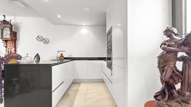 2 soverom Leilighet til salgs i Los Altos med svømmebasseng garasje - € 259 000 (Ref: 9915367)