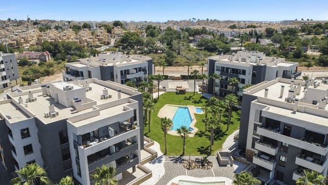 2 soverom Leilighet til salgs i Los Altos med svømmebasseng garasje - € 259 000 (Ref: 9915367)