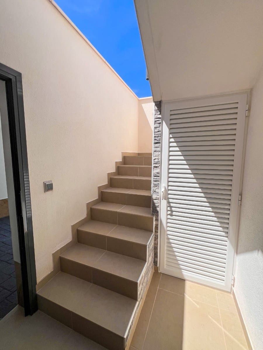 3 quarto Moradia para venda em San Miguel de Salinas com piscina garagem - 399 000 € (Ref: 9921691)