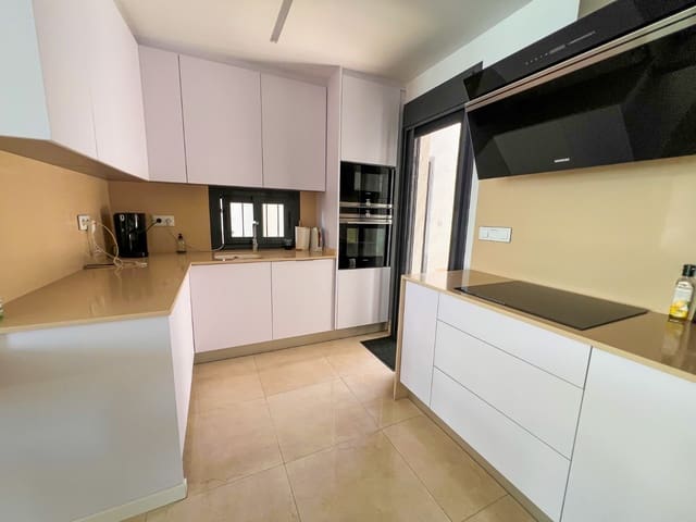 Chalet de 3 habitaciones en San Miguel de Salinas en venta con piscina garaje - 399.000 € (Ref: 9921691)