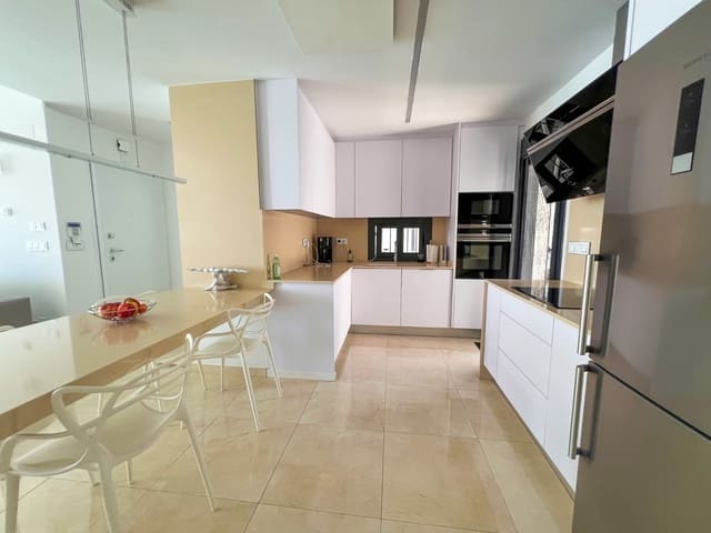 Chalet de 3 habitaciones en San Miguel de Salinas en venta con piscina garaje - 399.000 € (Ref: 9921691)