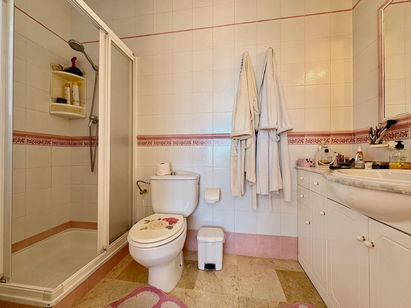 Chalet de 2 habitaciones en Villamartin en venta con piscina garaje - 435.000 € (Ref: 9926966)