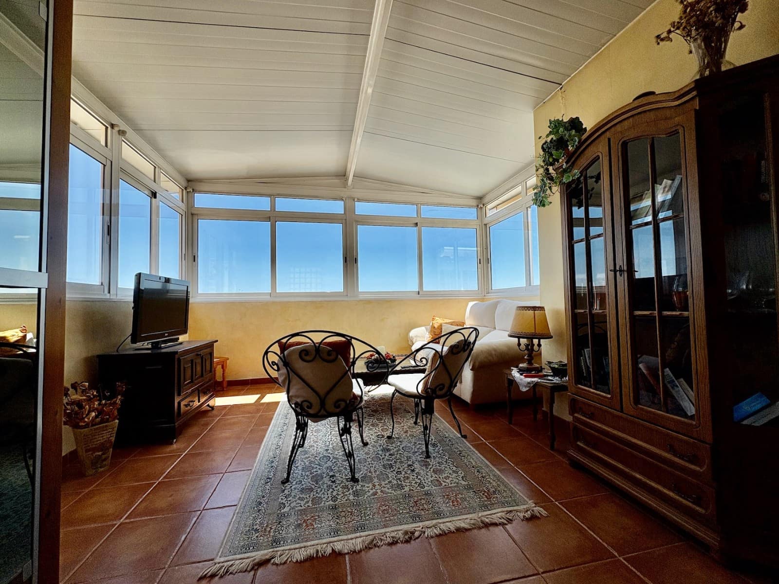 Chalet de 2 habitaciones en Villamartin en venta con piscina garaje - 435.000 € (Ref: 9926966)