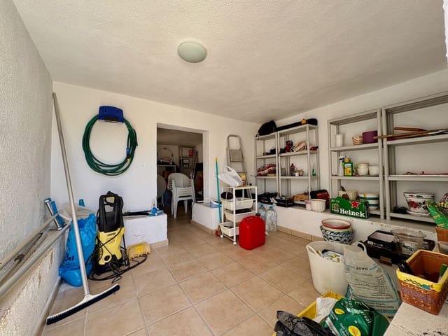 Chalet de 2 habitaciones en Villamartin, Orihuela en venta con piscina garaje - 435.000 € (Ref: 9926966)