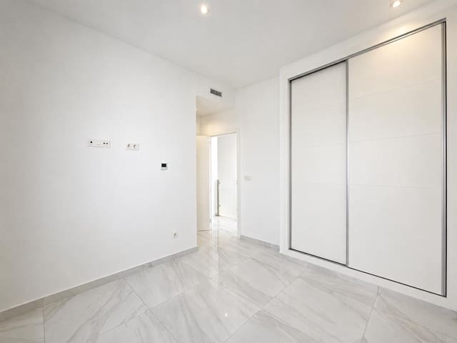 Chalet de 3 habitaciones en Polop en venta con piscina - 489.000 € (Ref: 9932199)